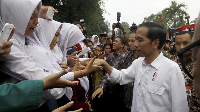 Universitas Gadjah Mada (UGM) turun tangan mengklarifikasi isu ijazah palsu Presiden Joko Widodo yang menjadi pergunjingan publik di media sosial.