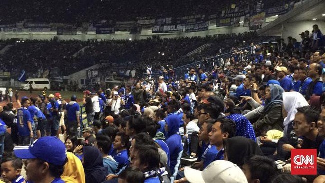 Tiga kelompok suporter Persib, Viking Persib Club, Bomber, dan The Bomb sepakat untuk menggalakkan kampanye damai saat mendukung Maung Bandung.