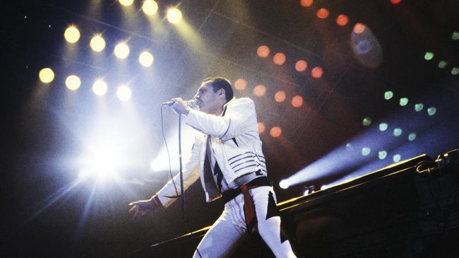 Berikut 5 koleksi Freddie Mercury yang diperkirakan memiliki nilai jual paling tinggi saat dilelang di Sotheby's. 
