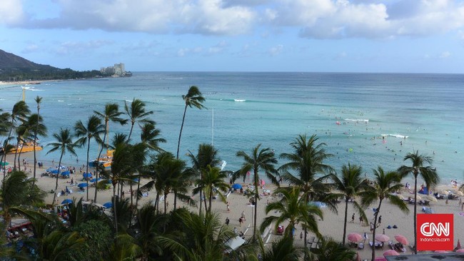 Kepanikan menyerang wisatawan di Hawaii, AS, setelah peringatan serangan rudal. Namun, peringatan tersebut diketahui karena kekeliruan petugas menekan tombol.