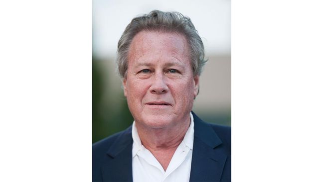 Sosok Ayah dari Macaulay Culkin di 'Home Alone', John Heard, ditemukan tewas di sebuah hotel di California. Ia meninggal di usia 72.
