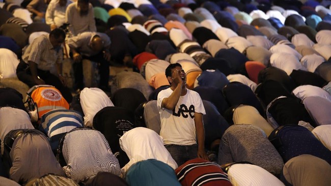 Muhammadiyah mengingatkan umat Muslim di Indonesia bahwa konflik yang terjadi di Al Aqsa, bukan merupakan konflik agama, melainkan politik.