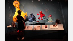 Taman Bermain 'Sesame Street' Rangkul Anak dengan Autisme