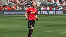 Direbutkan Dua Timnas, McTominay Dapat Saran dari Mourinho