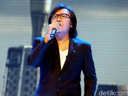 Ari Lasso Kini Botak Usai Jalani Kemoterapi, Sakit Apa?