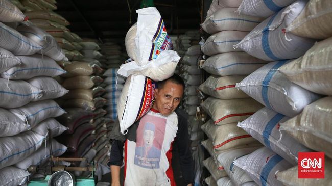 Menghitung Kesiapan Stok Pangan DKI Bila Karantina Diterapkan Karantina wilayah tidak akan mengganggu pasokan bahan pangan DKI Jakarta apabila stok pangan tersedia dan lalu lintas logistik tetap berjalan.