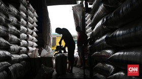 Gudang Beras Digerebek, Rating Tiga Pilar Tetap Stabil
