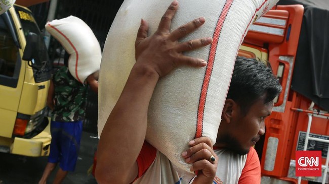Polisi menuding ada pelanggaran hukum oleh produsen beras Maknyuss. Sementara perusahaan merasa beras yang diproduksi sudah sesuai standar.