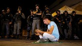 Konflik Berlanjut, Seribu Lilin Menyala di Al-Aqsa Konflik berdarah di Yerusalem terus berlanjut. Delapan nyawa melayang dalam bentrokan di akhir pekan yang membuat komunitas internasional serukan deeskalasi.