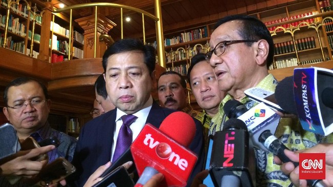 Setnov memiliki hak mengajukan praperadilan jika merasa keputusan KPK itu keliru. Akbar Tanjung khawatir jika Setnov tidak mengajukan praperadilan.