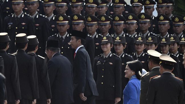 Kursi Jabatan Antam Novambar dan Bukti Karib Jokowi-Polri Pengamat menilai Rezim Jokowi memang dekat dengan Polri, sehingga tak sedikit perwira tinggi yang diberi jabatan publik.