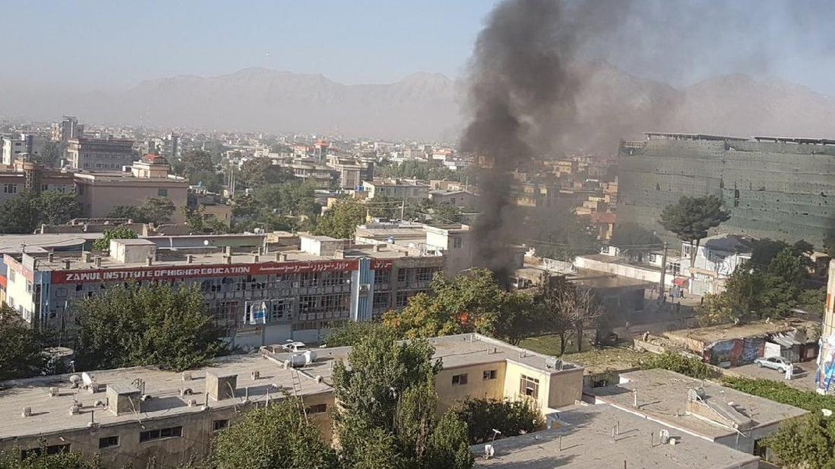 Duka dan Kehancuran Buntut Serangan Bom Kabul