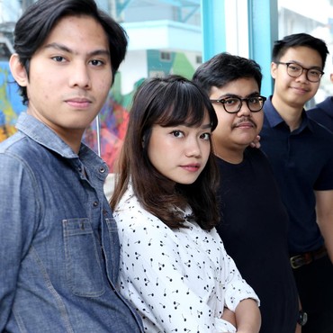 Lirik Lagu Okay - Reality Club