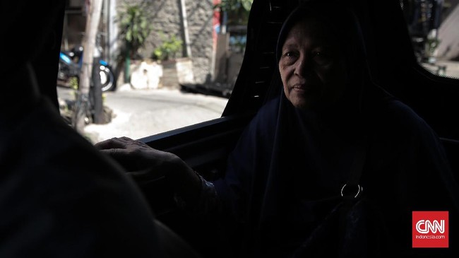 Mengintip Kenyamanan Qute, Mobil Pengganti Bemo Ibukota