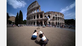 img-title Barisan Teratas Colosseum Kembali Dibuka untuk Turis