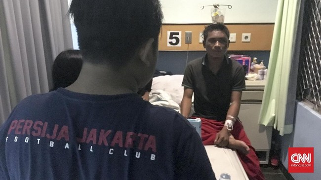 Boboy Ilham Hafifi merupakan anggota The Jakmania korban pengeroyokan Bobotoh setelah nekat datang ke Stadion GBLA menyaksikan laga Persib vs Persija.