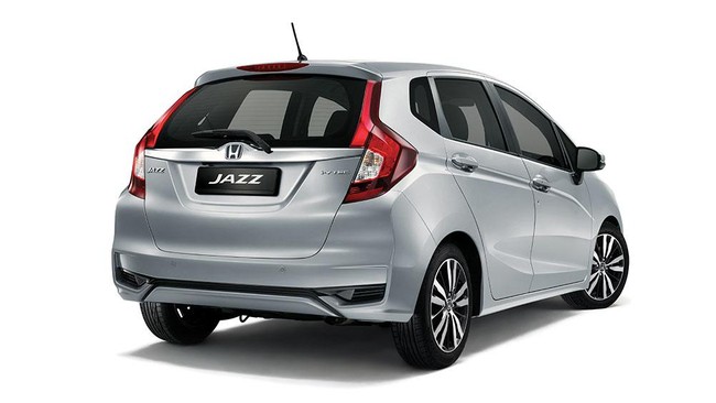 Menurut Honda Indonesia desain generasi baru Jazz tidak cocok buat konsumen dalam negeri dan di lain sisi muncul upaya melahirkan City Hatchback.