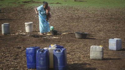 Wilayah terdampak kekeringan di Kabupaten Gunungkidul, DIY, meluas. Pemerintah daerah setempat memperbanyak bantuan air bersih ke sejumlah desa.