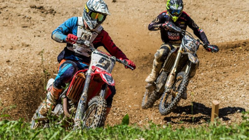 Crossborder event Final Road Race Lintas Batas berlangsung meriah.