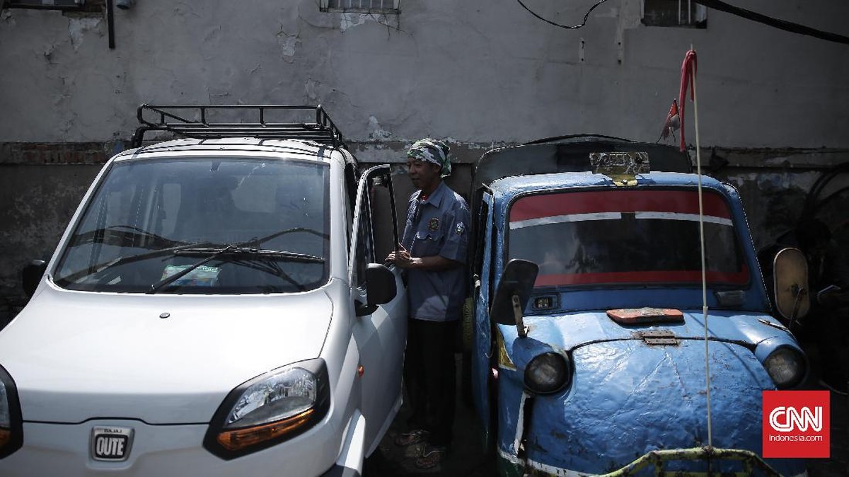 Mengintip Kenyamanan Qute, Mobil Pengganti Bemo Ibukota