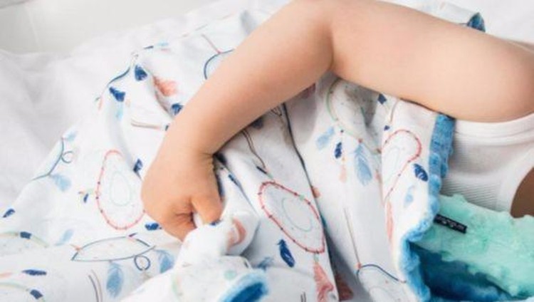 Hendak belanja selimut untuk si kecil, Bun? Suka bingung nggak sih, sebaiknya pilih yang kayak gimana?
