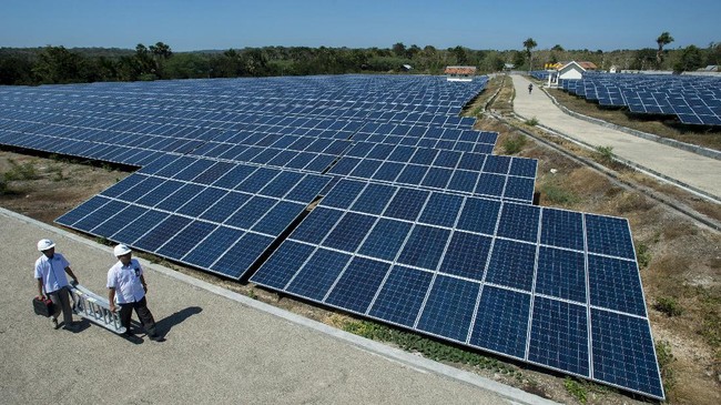 Seiring dengan mulai beralihnya penggunaan energi di dunia dari fosil menunju energi terbarukan, Indonesia bertekad untuk meningkatkan bauran energinya.
