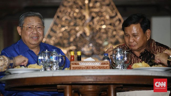 Dalam jumpa pers usai pertemuan dengan Prabowo, SBY yang mengaku telah berpuasa bicara di media selama enam bulan pun mengkritik situasi di Indonesia.