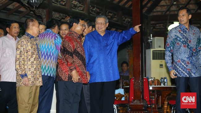 Pertemuan dengan Ketum Gerindra Prabowo Subianto hanya untuk menjalin komunikasi semata sesama politisi. SBY menilai, koalisi hanyalah bualan belaka.