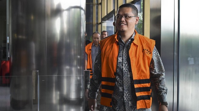 Total uang yang diterima Yudi Widiana sekitar Rp11 miliar terkait proyek jalan di Maluku dan Maluku Utara. Dia menerima uang diduga suap secara bertahap.