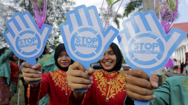BNN menilai cara yang efektif untuk memberantas narkoba adalah dengan mengurangi jumlah pecandu aktif yang ada di Indonesia saat ini.