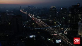 Simpang Susun Semanggi Dicorat-coret, Akses Jalan Ditutup