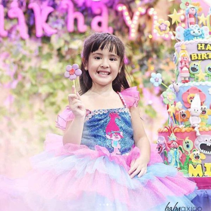 <p>Ada Princess Trolls nih Bun. Mikhayla, putri dari Nia Ramadhani berdandan seperti Putri Trolls nih. Cantik! (Foto: Instagram @ramadhaniabakrie)</p>