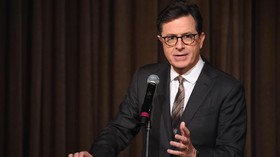 Stephen Colbert hingga SNL Tayang Siaran Ulang Imbas Mogok Penulis