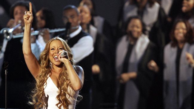 Dari Justin Bieber sampai Mariah Carey mengambut Hari Natal tahun ini dengan menyebar pesan semangat menghadapi pandemi virus Corona.
