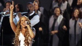 Mariah Carey Diminta Pakai Batik dan Hadir di Acara Desa