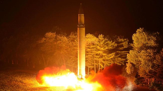 Korut Kembali Luncurkan Rudal Lintasi Jepang