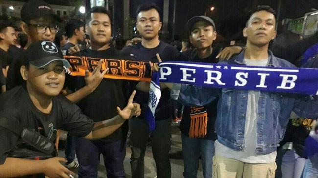 Kemenpora menghormati sikap The Jakmania dan Bobotoh yang memilih absen dalam Jumpa Suporter Indonesia di Wisma Kemenpora, Jakarta, Kamis (3/8).