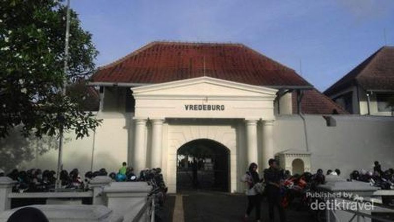 Kementerian Pariwisata bekerja sama dengan Ikatan Keluarga Akademi Militer Yogyakarta mengadakan Focus Group Discussion.