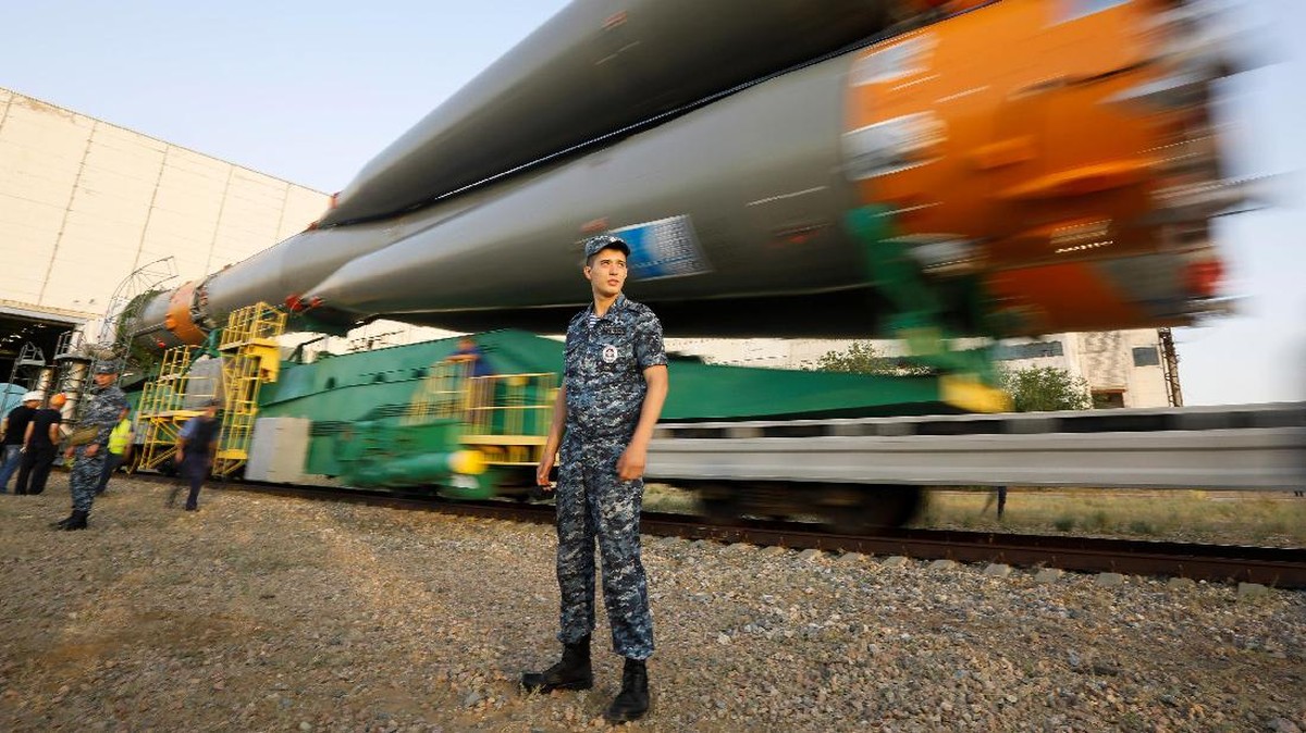 Peluncuran Soyuz Demi Awak Baru Stasiun Luar Angkasa