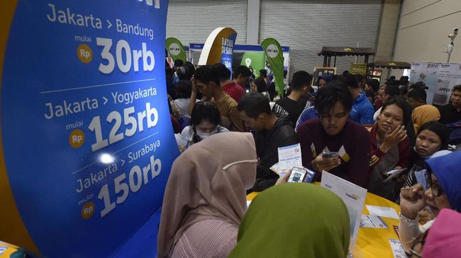 KAI berikan diskon hingga 70 persen bagi pengguna KAI Access. Sebelumnya, PT KAI hanya memberikan 10-25 persen saja. 
