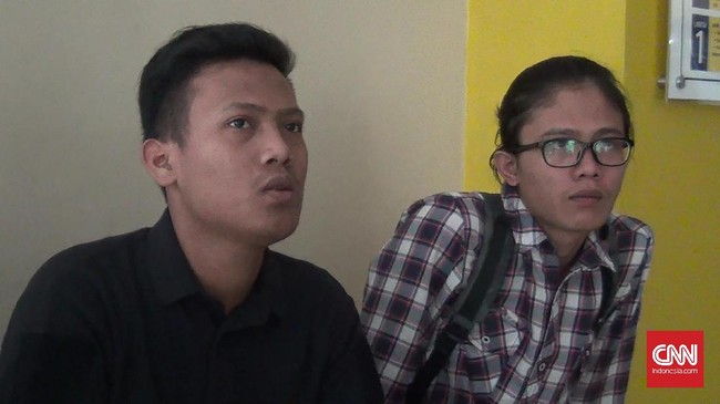 Dua mahasiswa Unnes dilaporkan ke polisi karena mengunggah foto ijasah bernada kritikan di media sosial untuk Menristekdikti Mohamad Nasir