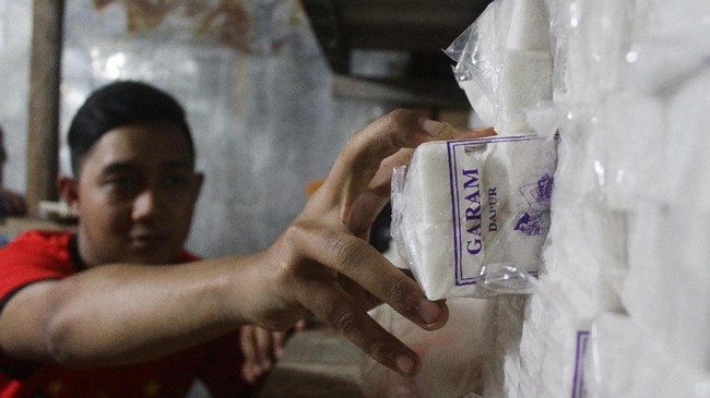 Badan Pusat Statistik (BPS) menyatakan garam tidak termasuk dalam komoditas yang memiliki andil besar terhadap inflasi.