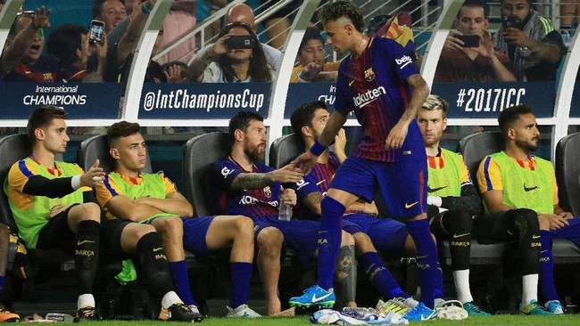 Neymar membalas pesan mengharukan Lionel Messi. Neymar yang memilih hengkang dari Barcelona mengucapkan terima kasih kepada Messi.