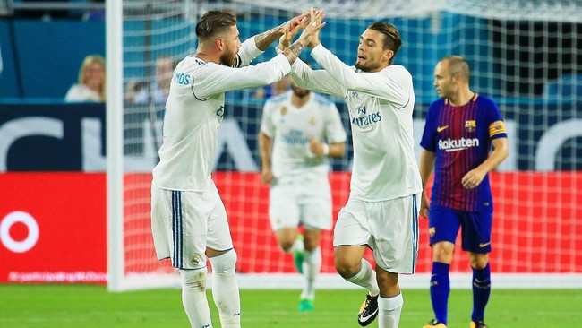 Real Madrid akan menghadapi Fiorentina di Trofeo Bernabeu pada 23 Agustus mendatang. Laga ini membuat jadwal Real Madrid padat di awal musim.