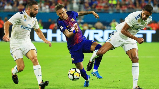Manajemen Paris Saint-Germain memastikan penyerang asal Brasil, Neymar, tidak akan pindah ke Real Madrid musim depan. Neymar diklaim senang berada di PSG.