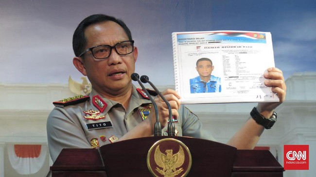 Kapolri Jenderal Tito Karnavian menyebut informasi terduga pelaku penyiraman air keras terhadap Novel Baswedan berbeda dengan informasi yang dimiliki kepolisian