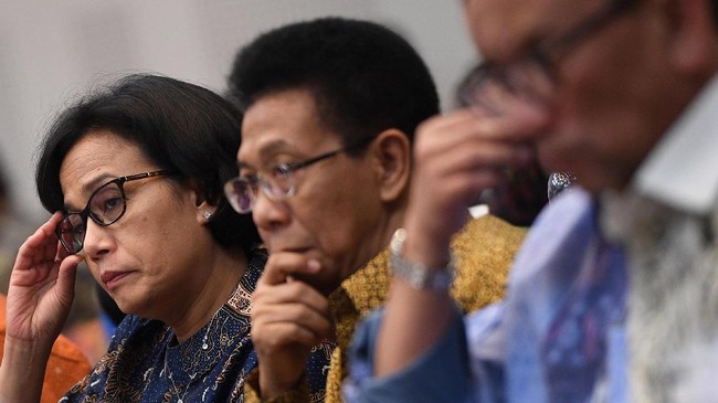 Hingga September, penerimaan pajak baru mencapai Rp770 triliun dari target Rp1.283,6 triliun tahun ini. Sisa akhir tahun ini pun tak ada lagi amnesti pajak.