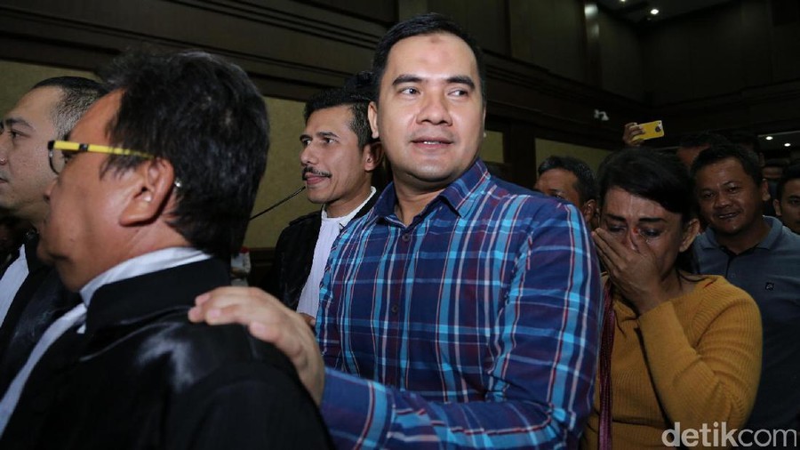 Saipul Jamil Saipul Jamil saat ditemui di Pengadilan Tipikor.