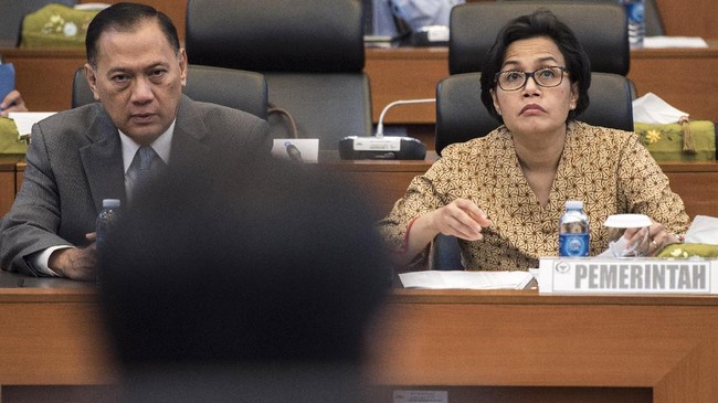 Pertumbuhan ekonomi hingga akhir tahun 2017 diproyeksi sebesar 5,17 persen, lebih rendah dari target APBNP sebesar 5,2 persen.