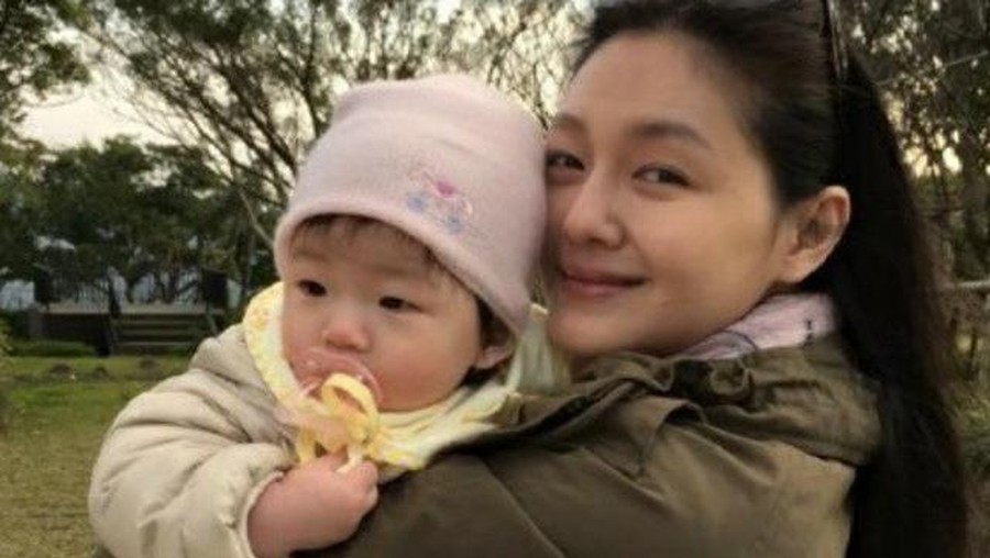 Barbie Hsu tanpa makeup